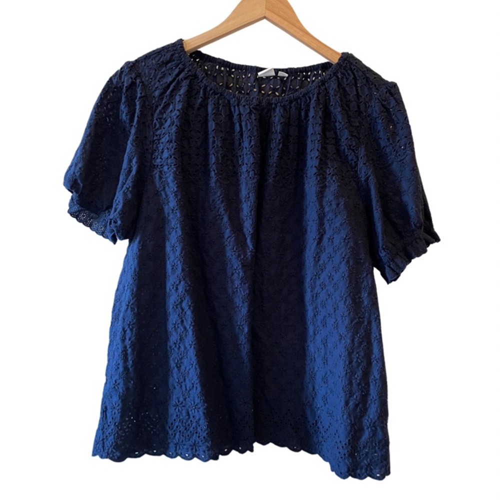 Gap Scalloped Eyelet Top - XL